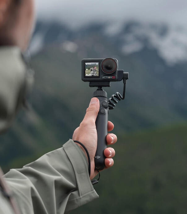 دوربین ورزشی دی‌جی‌آی Osmo Action 5 Pro Adventure Combo