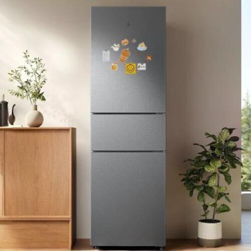 شیائومی یخچال سه‌ درب خود را با نام Mijia 271L Refrigerator همراه با محفظه دمای قابل تنظیم معرفی و رونمایی کرد.