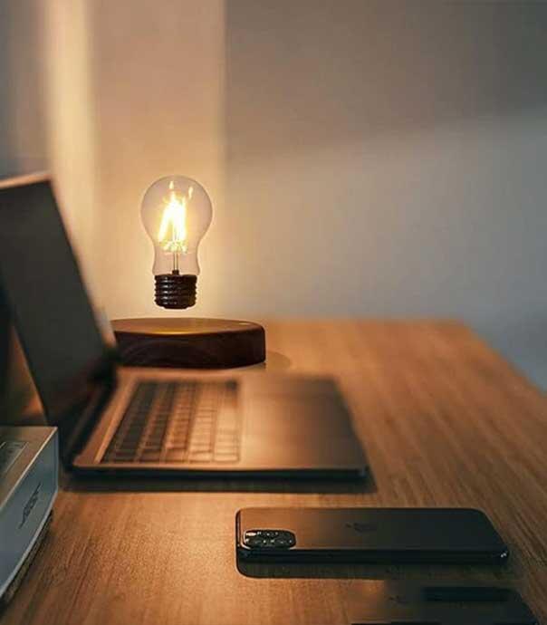 لامپ معلق مغناطیسی طرح قلب Levitating Lamp Bulb