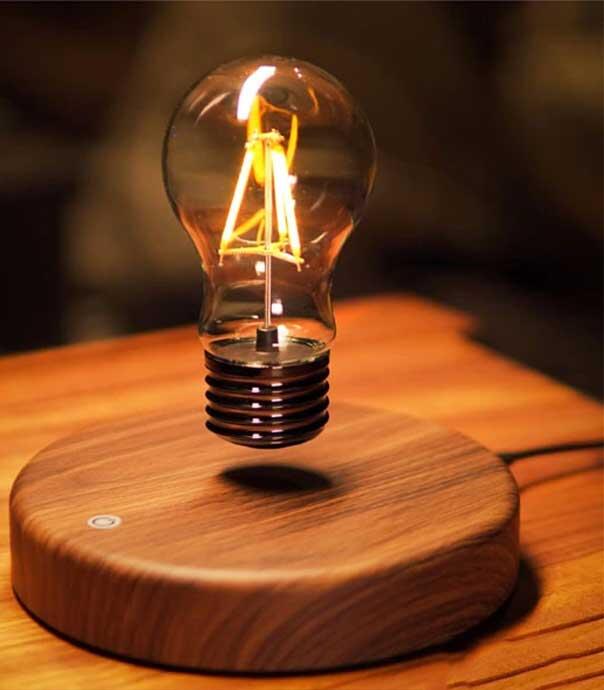 لامپ معلق مغناطیسی طرح قلب Levitating Lamp Bulb