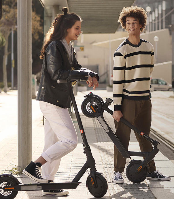 اسکوتر برقی تاشو شیائومی مدل Mi Electric Scooter Essential